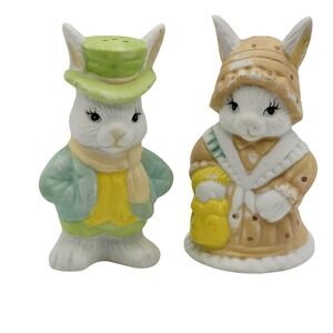 Vtg Youngs Inc Easter Bunny Salt Pepper Shakers Small Ceramic Pastel Pair Decor
